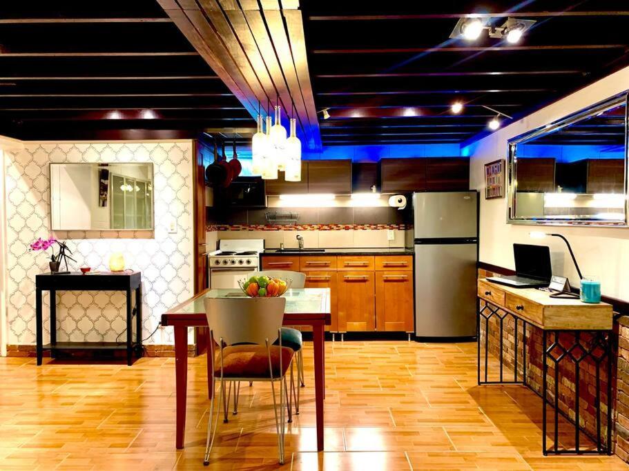 Live In This Iconic East Side Lower Level Unit Providence Ngoại thất bức ảnh